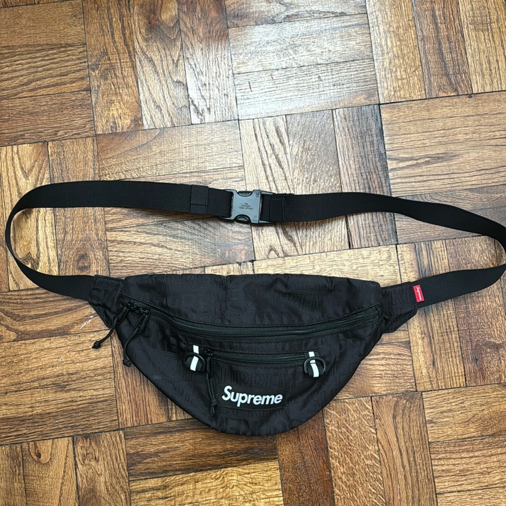 Supreme Fanny Pack - Black